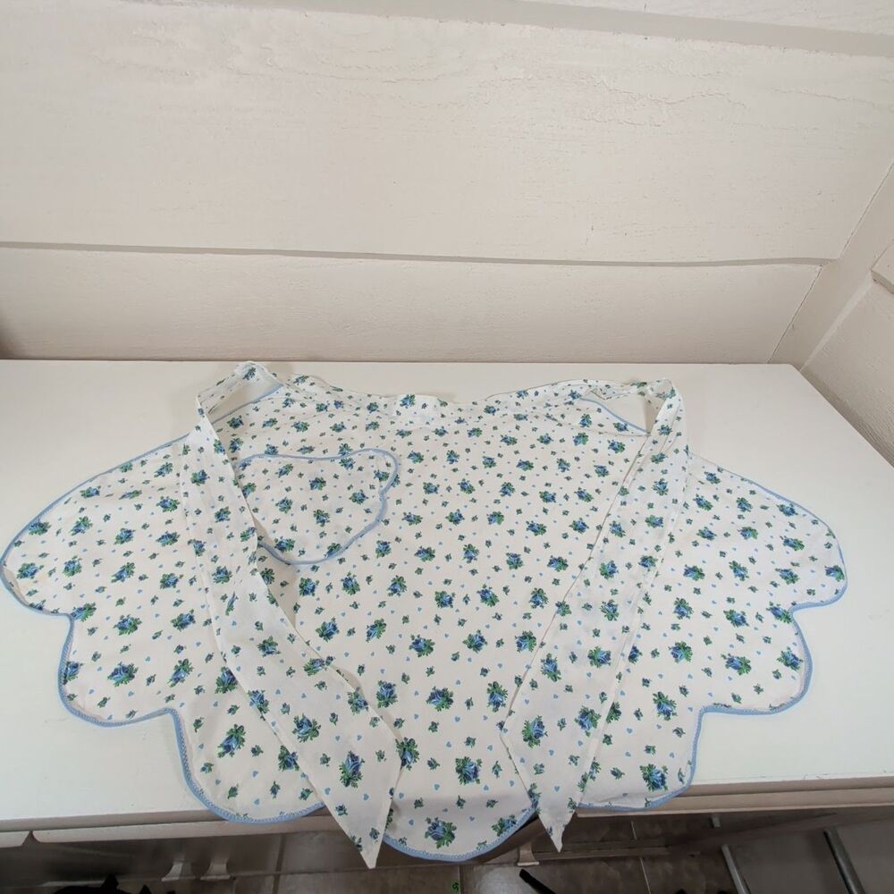 Vintage Floral Scalloped Half Apron